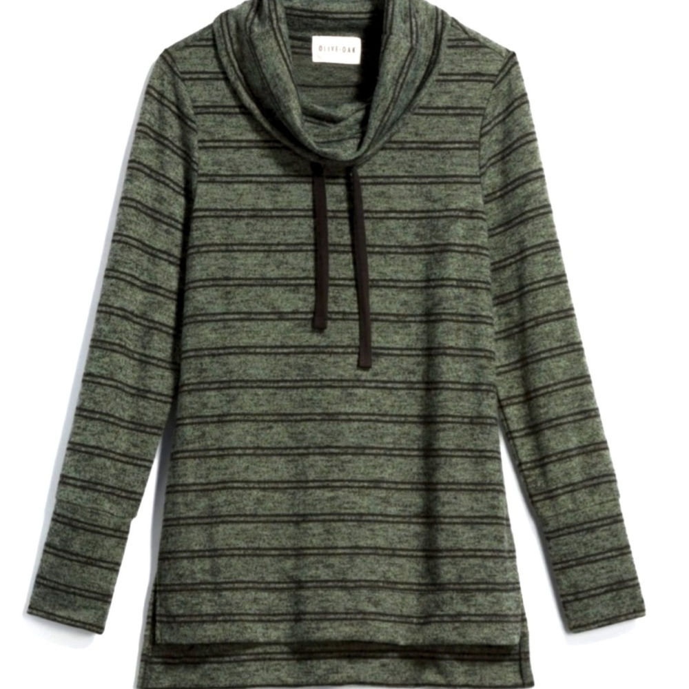 OLIVE & OAK Lidy Cowl Neck Hi - Low Knit Top